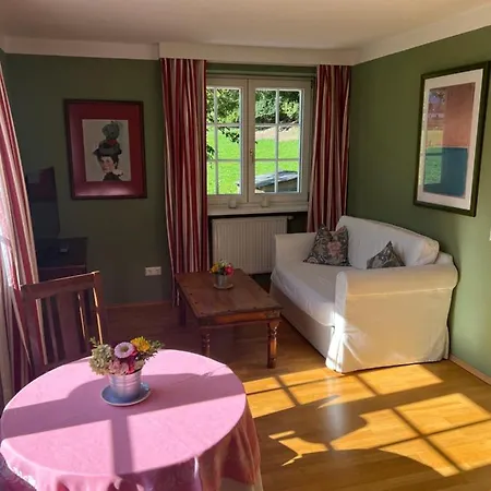 Отель Landgasthof Linde 4*