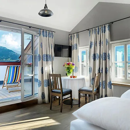 Отель Landgasthof Linde 4*