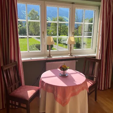 Landgasthof Linde 4* 斯达姆