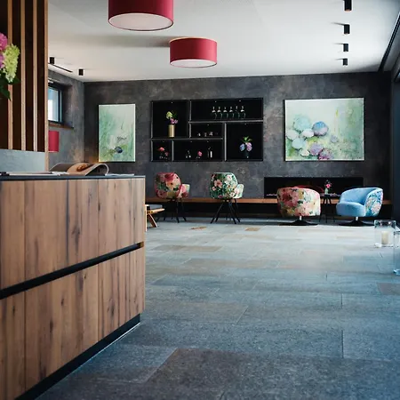 Отель Landgasthof Linde 4*