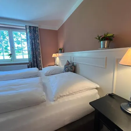 Landgasthof Linde 4*