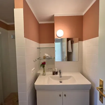 Landgasthof Linde Szálloda 4*