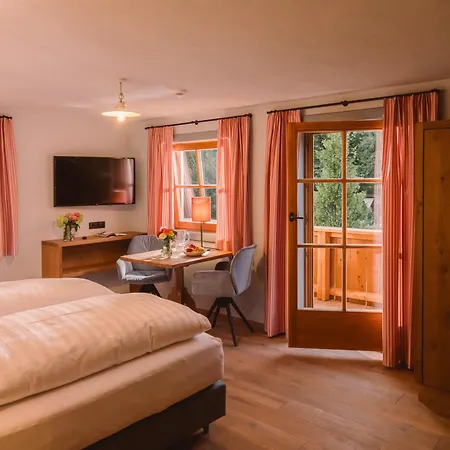 Landgasthof Linde Szálloda